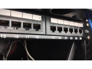 Switch Intelbras 24 portas mais Patch Panel CAT.5e 24 portas com Rack Parede